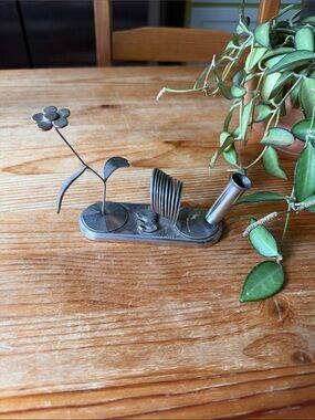 Vintage Metal Flower Pen Holder and Organizer